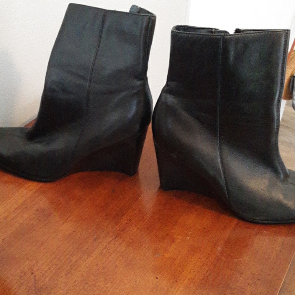 Leather wedge bootie